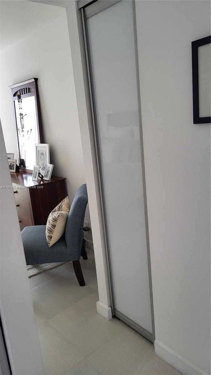 Small Image of 3475 NORTH COUNTRY CLUB DR #614, Aventura Number 39