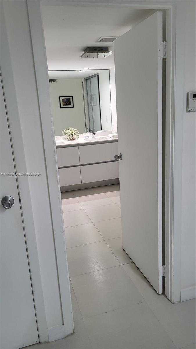 Small Image of 3475 NORTH COUNTRY CLUB DR #614, Aventura Number 41