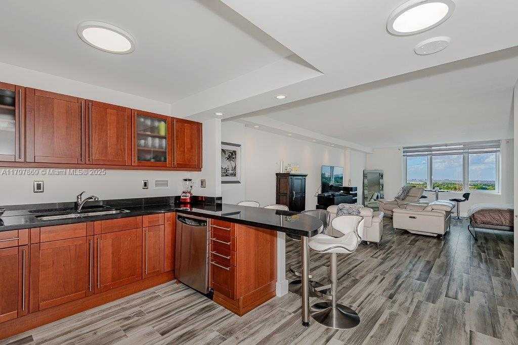 Small Image of 2301 COLLINS AVE #1532, Miami Beach Number 2