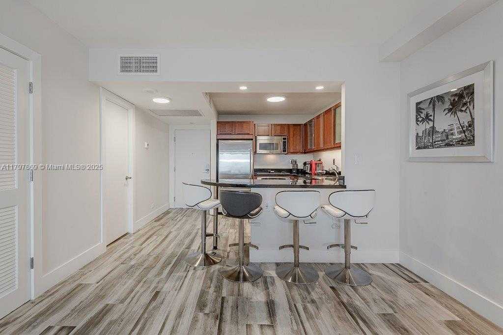 Small Image of 2301 COLLINS AVE #1532, Miami Beach Number 21