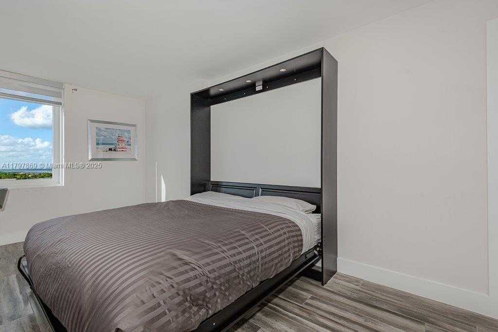 Small Image of 2301 COLLINS AVE #1532, Miami Beach Number 9
