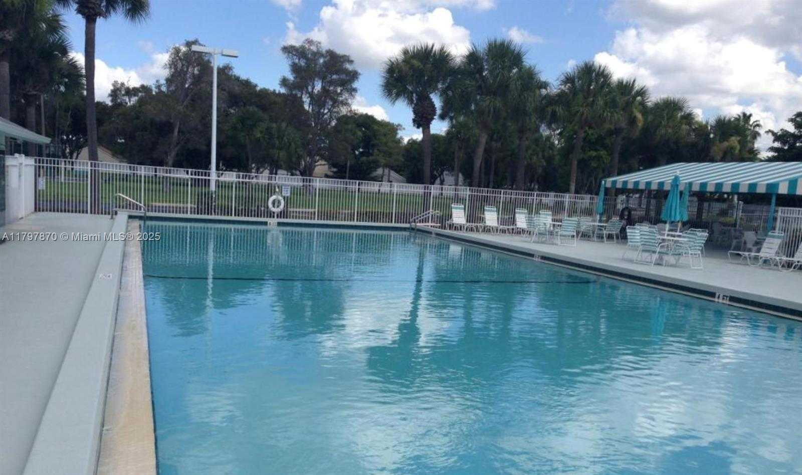 Small Image of 3664 ALDER DR #B1, West Palm Beach Number 14