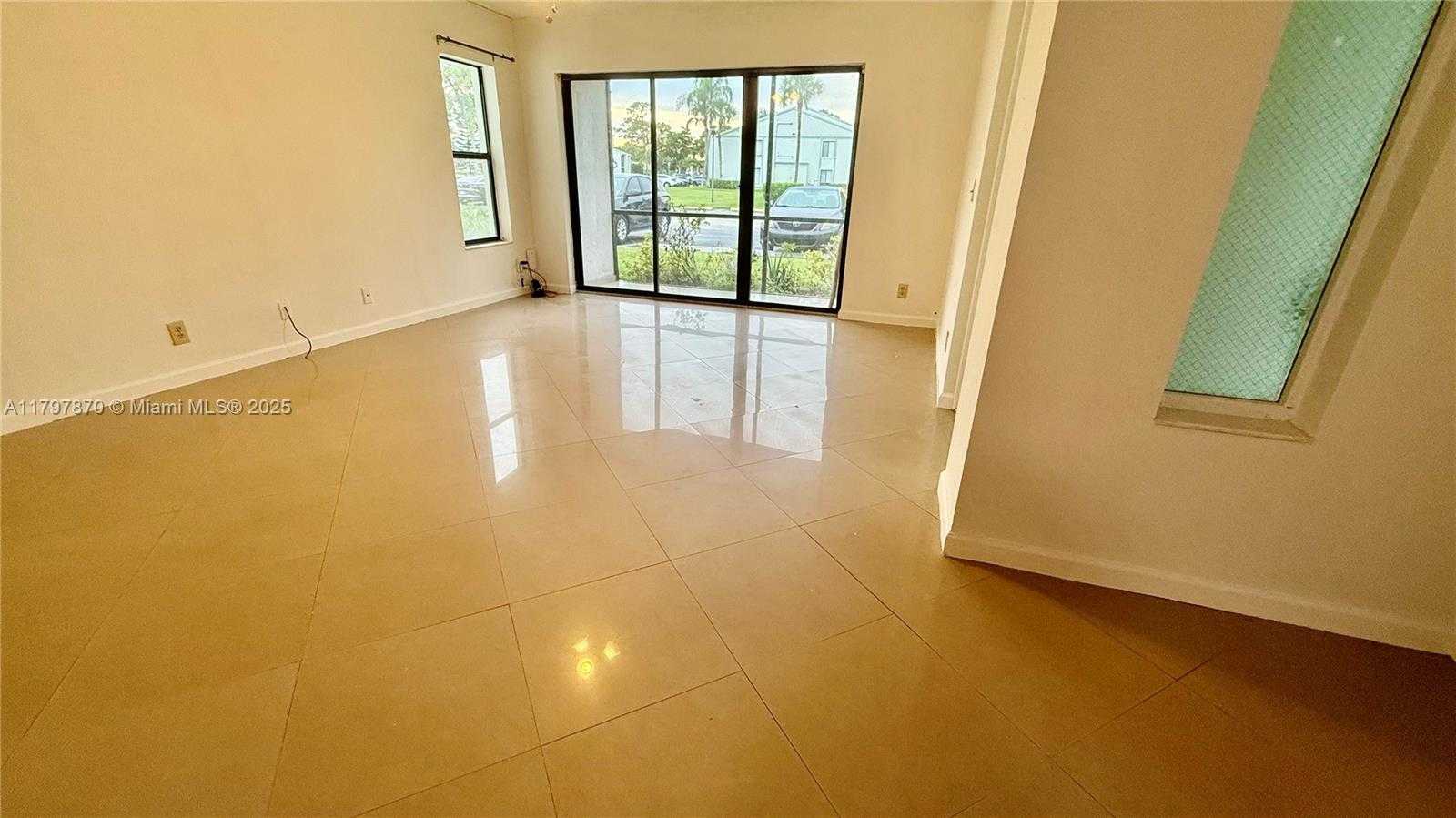 Small Image of 3664 ALDER DR #B1, West Palm Beach Number 2