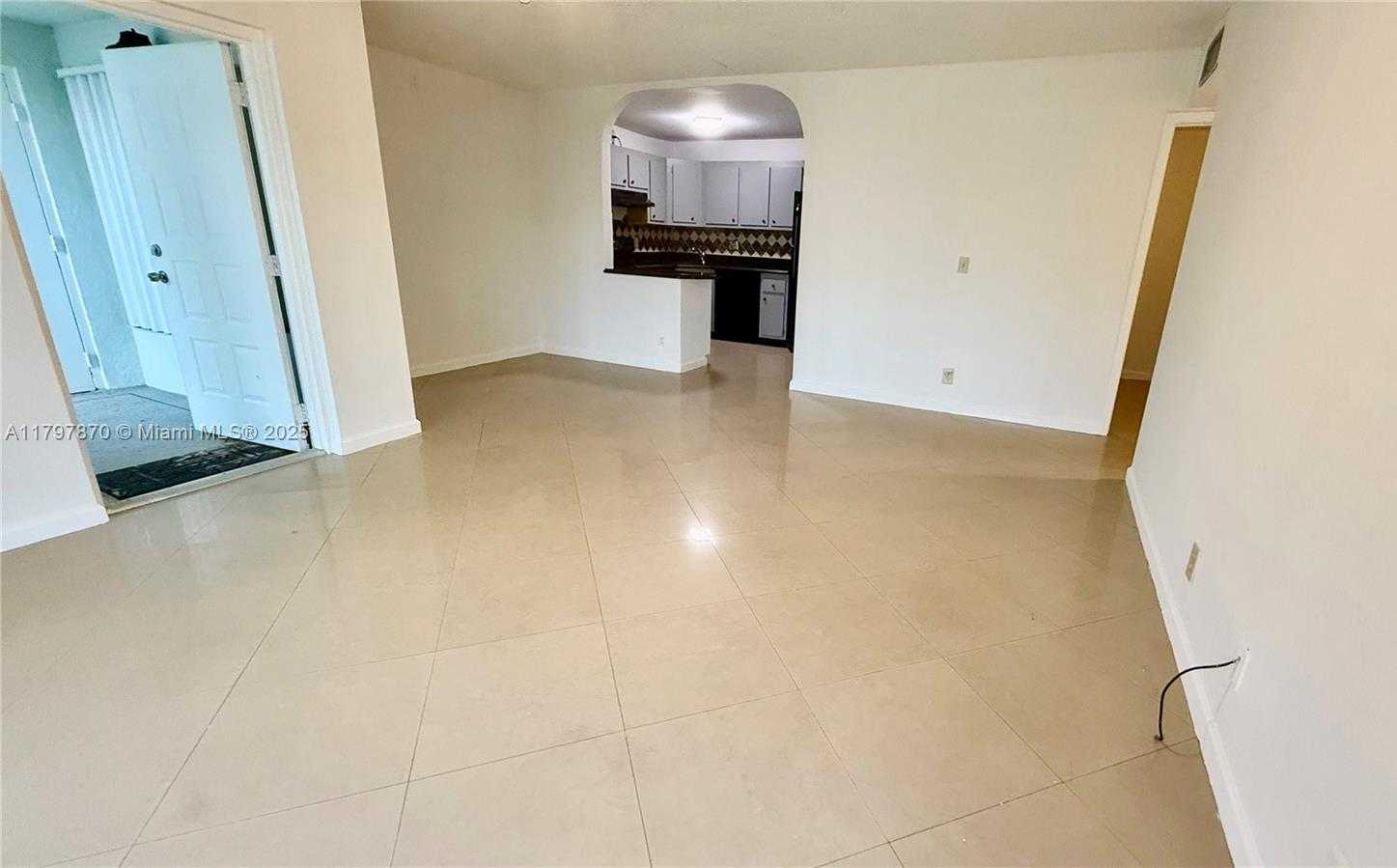 Small Image of 3664 ALDER DR #B1, West Palm Beach Number 4