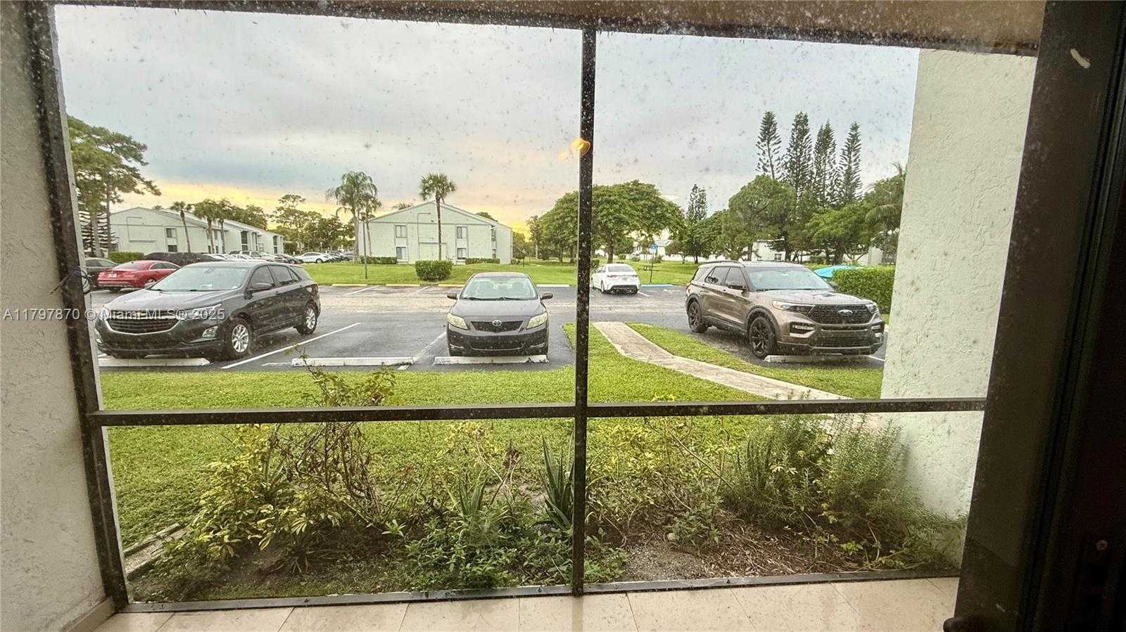 Small Image of 3664 ALDER DR #B1, West Palm Beach Number 5