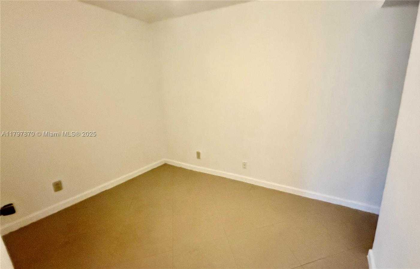 Small Image of 3664 ALDER DR #B1, West Palm Beach Number 6