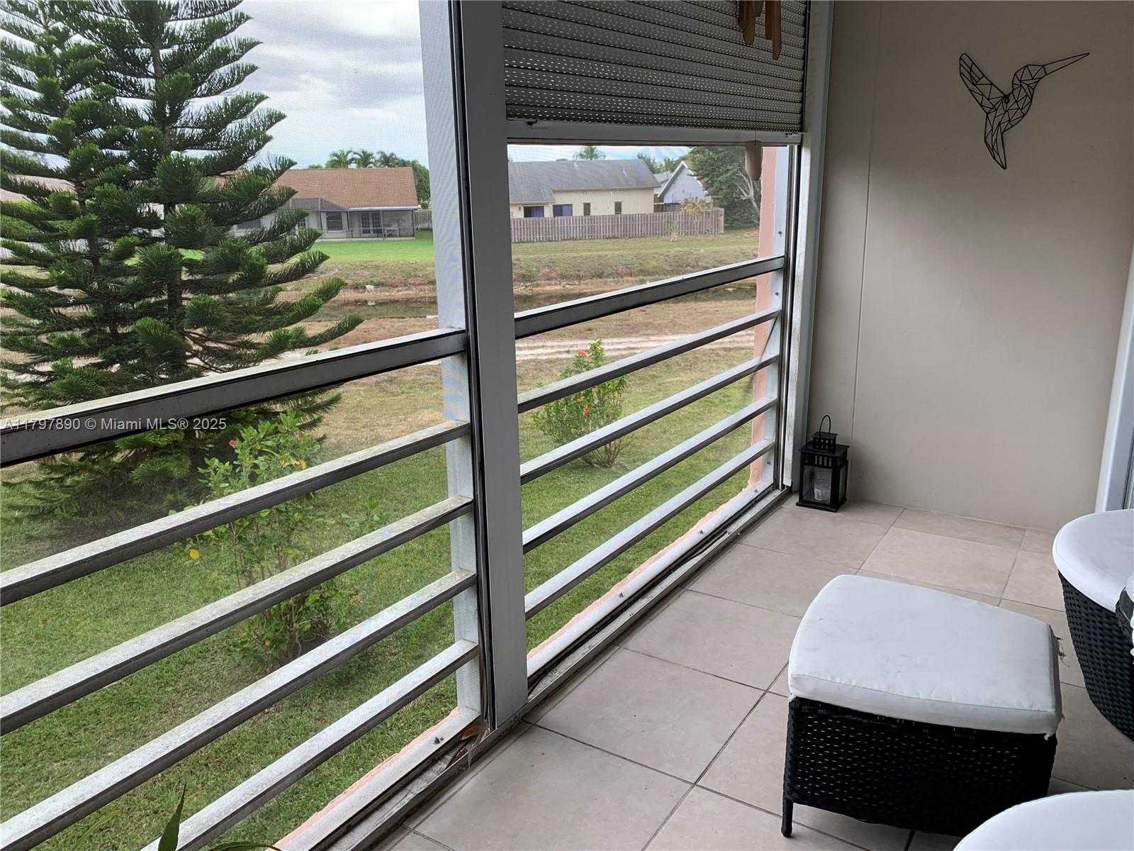 Small Image of 9621 SUNRISE LAKES BLVD #211, Sunrise Number 17