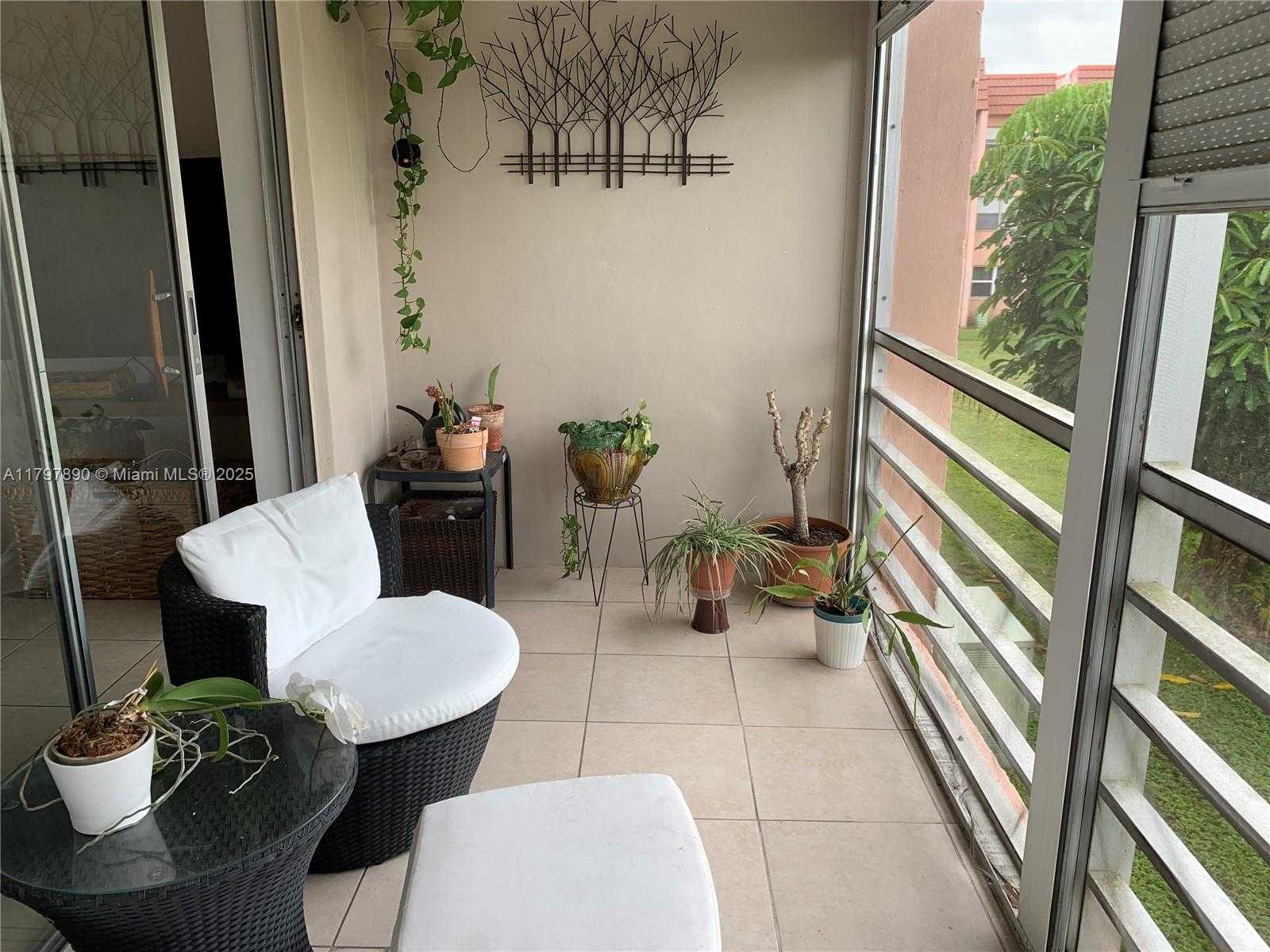 Small Image of 9621 SUNRISE LAKES BLVD #211, Sunrise Number 18