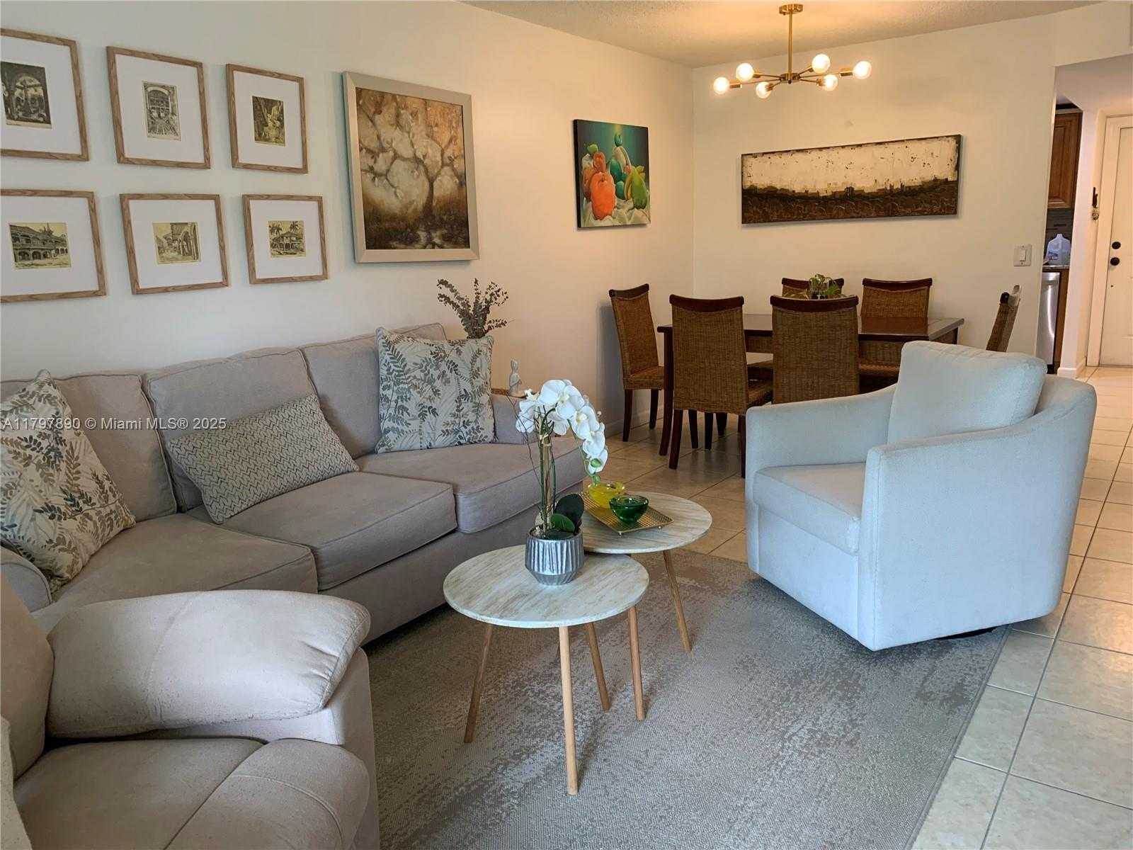 Small Image of 9621 SUNRISE LAKES BLVD #211, Sunrise Number 2