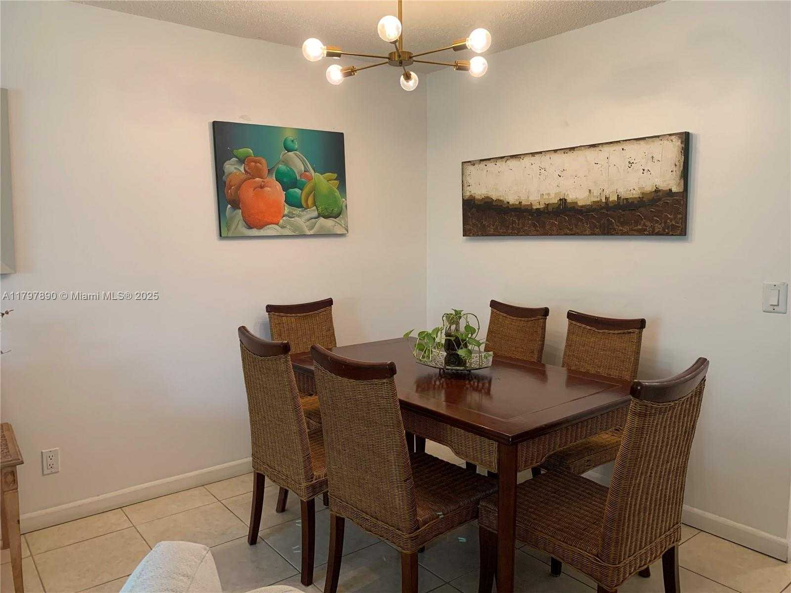 Small Image of 9621 SUNRISE LAKES BLVD #211, Sunrise Number 4