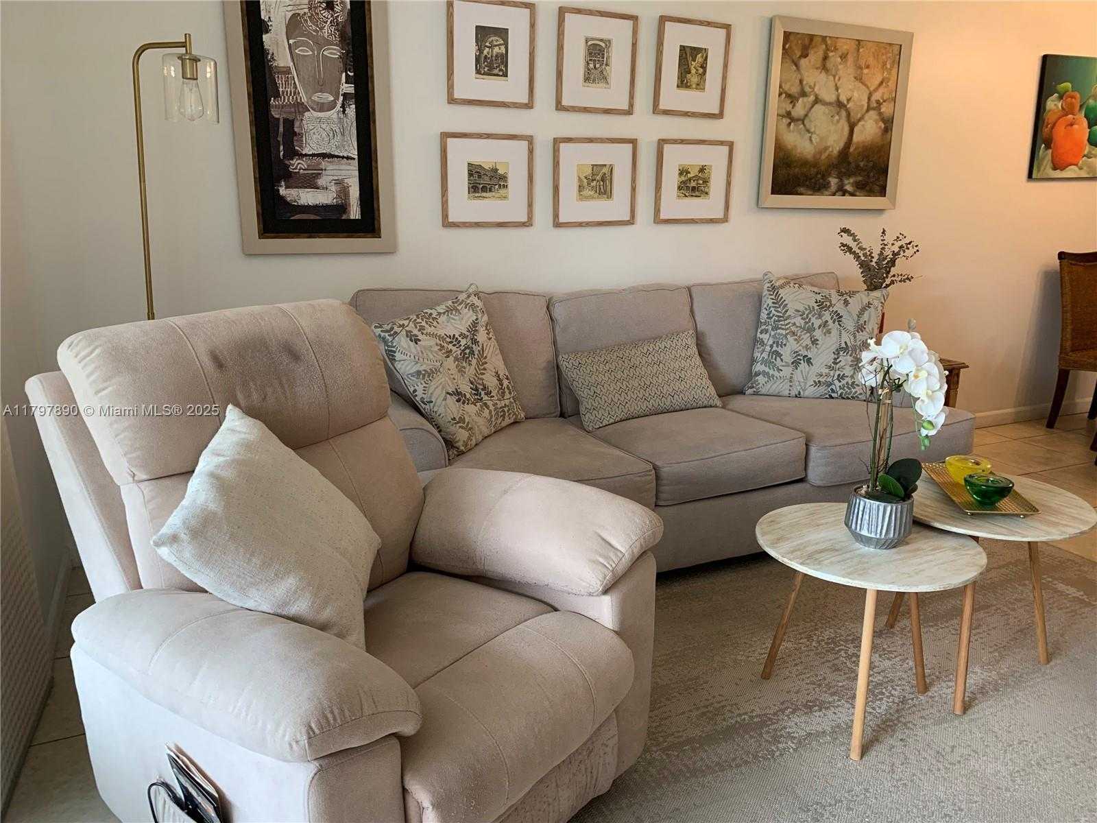 Small Image of 9621 SUNRISE LAKES BLVD #211, Sunrise Number 6