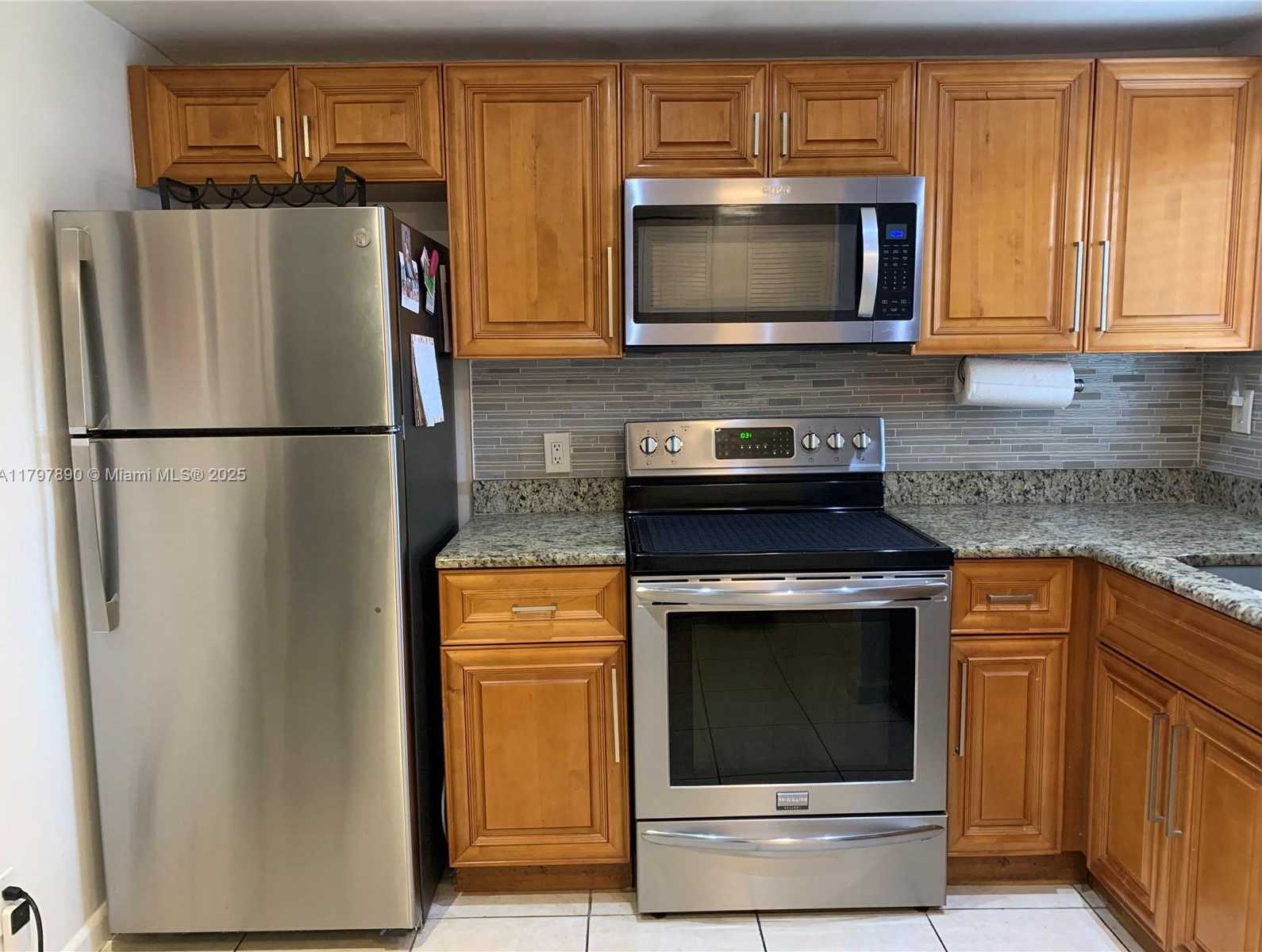 Small Image of 9621 SUNRISE LAKES BLVD #211, Sunrise Number 8