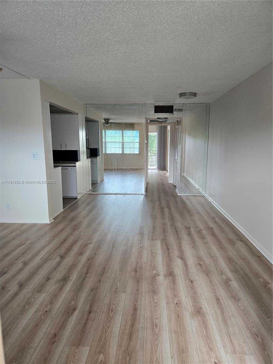 Small Image of 2904 VICTORIA PL #F3, Coconut Creek Number 4