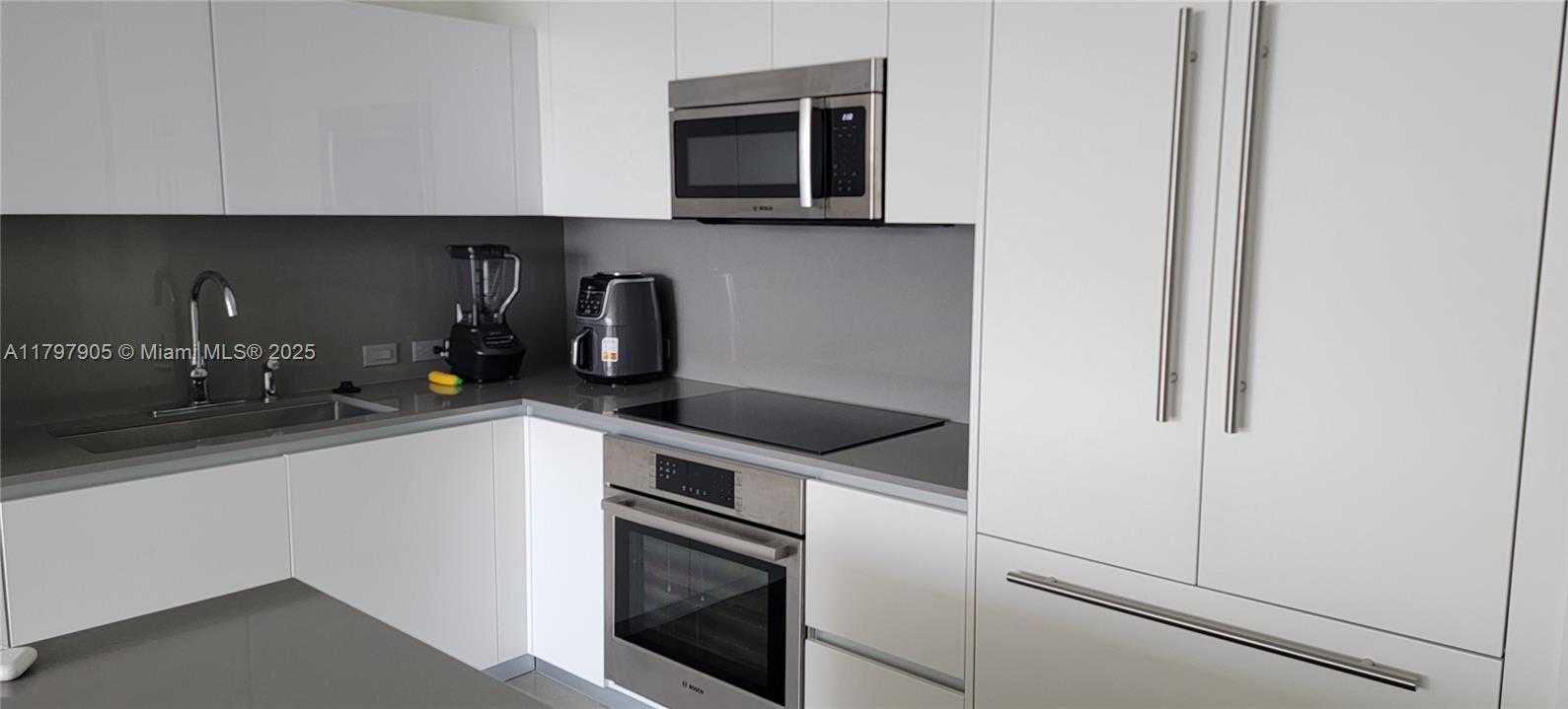 Small Image of 68 SOUTH EAST 6TH ST #2110, Miami Number 13