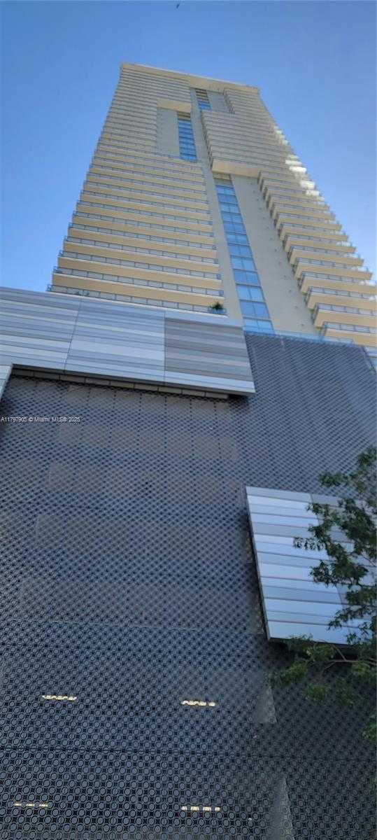 Small Image of 68 SOUTH EAST 6TH ST #2110, Miami Number 3