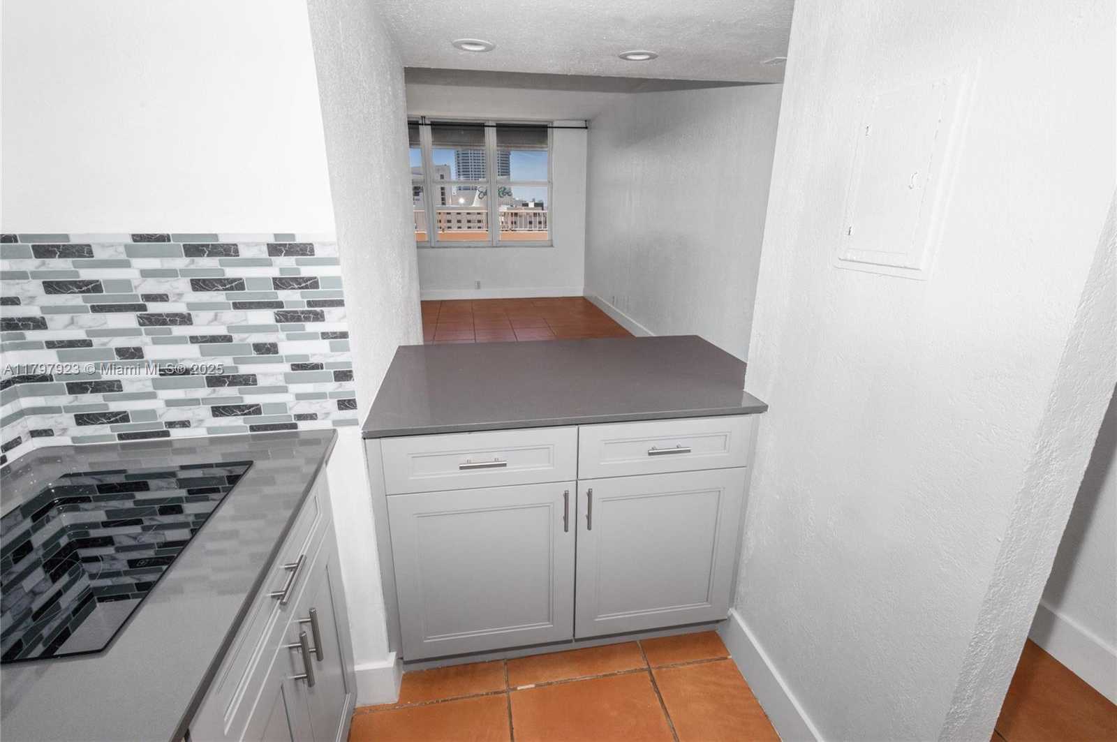 Small Image of 4747 COLLINS AVE #PH04, Miami Beach Number 11