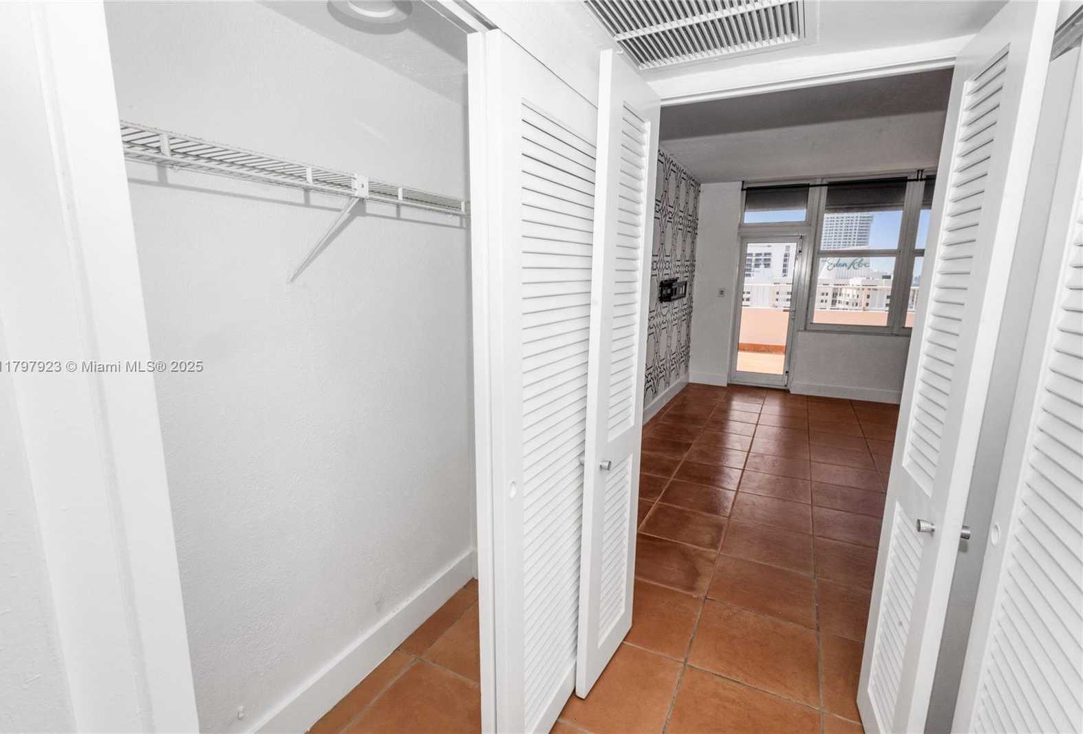 Small Image of 4747 COLLINS AVE #PH04, Miami Beach Number 14