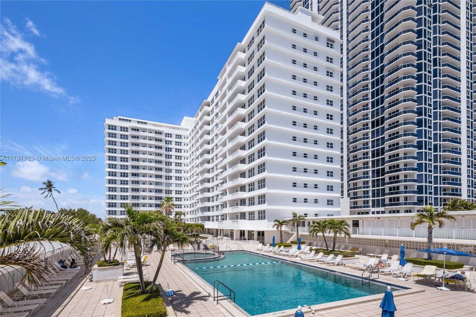 Small Image of 4747 COLLINS AVE #PH04, Miami Beach Number 2