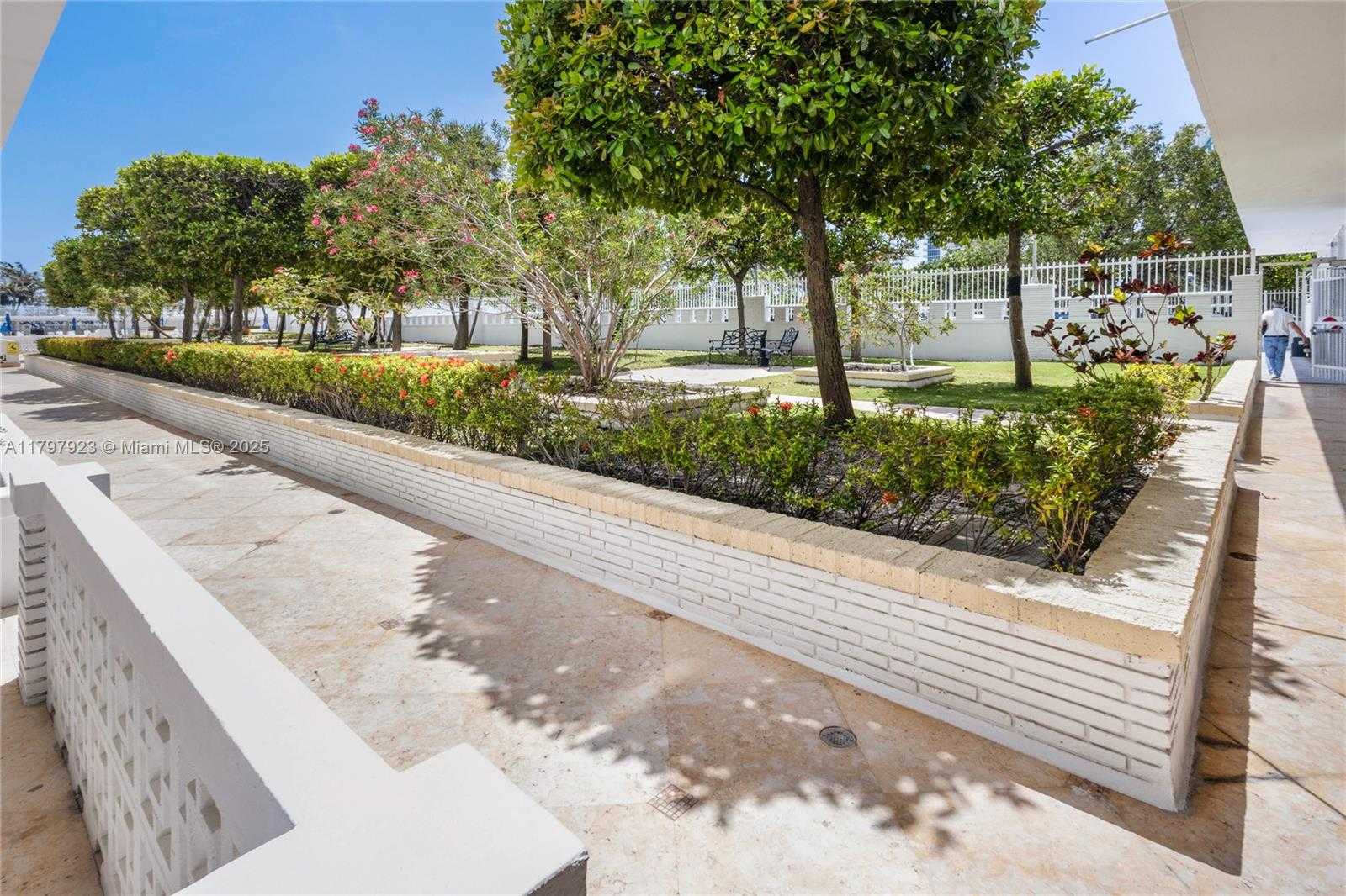 Small Image of 4747 COLLINS AVE #PH04, Miami Beach Number 4