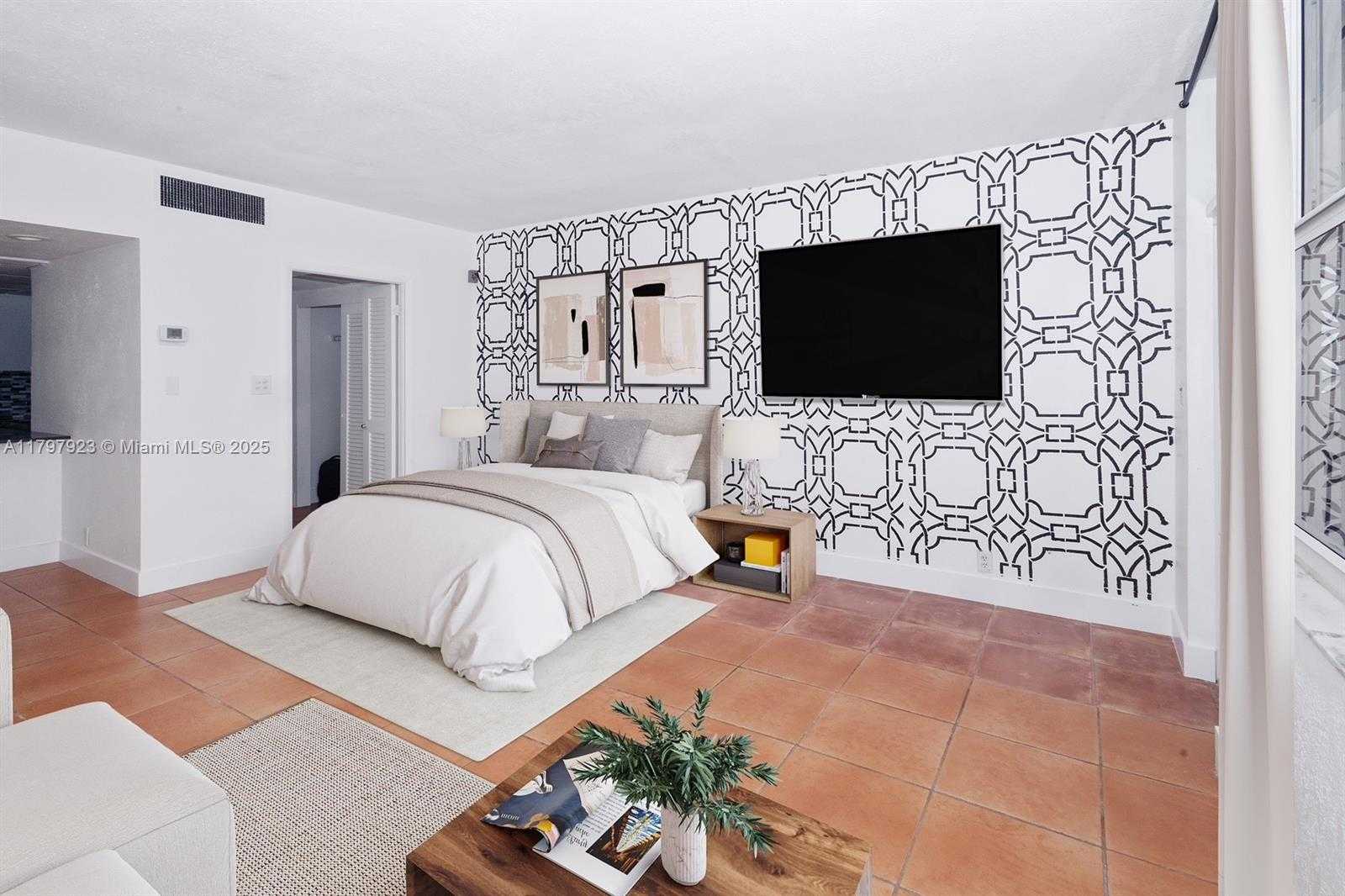 Small Image of 4747 COLLINS AVE #PH04, Miami Beach Number 9