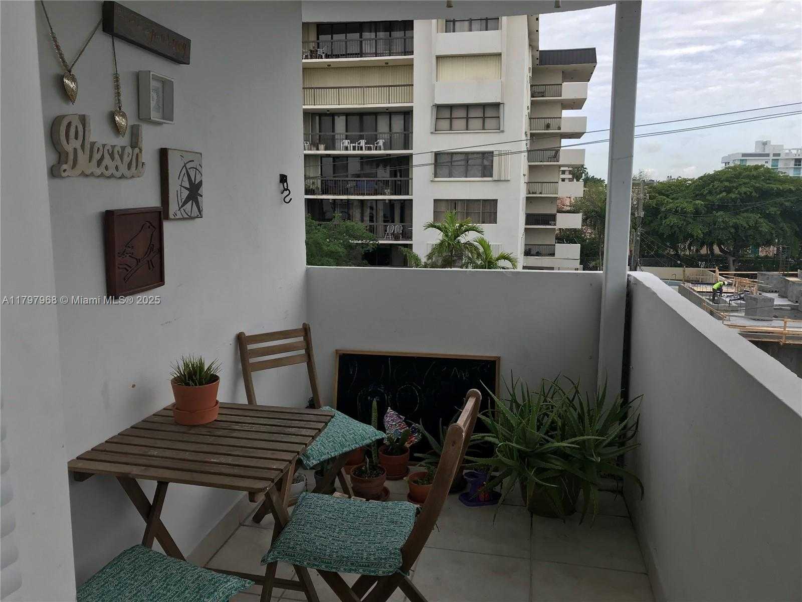 Small Image of 1075 93RD ST #404, Bay Harbor Islands Number 6