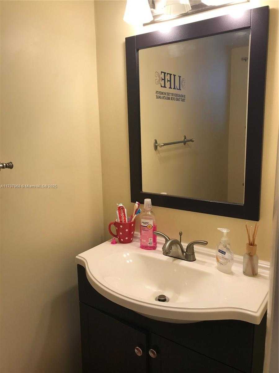 Small Image of 1075 93RD ST #404, Bay Harbor Islands Number 9