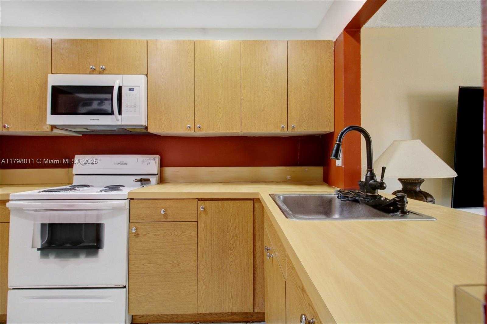 Small Image of 14865 SOUTH WEST 104TH ST #26-22, Miami Number 7