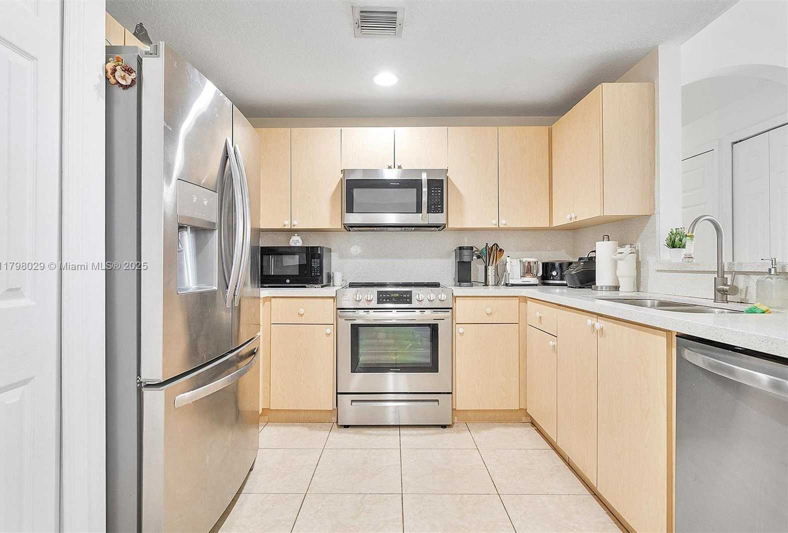 Small Image of 6420 NORTH WEST 114TH AVE #1338, Doral Number 13