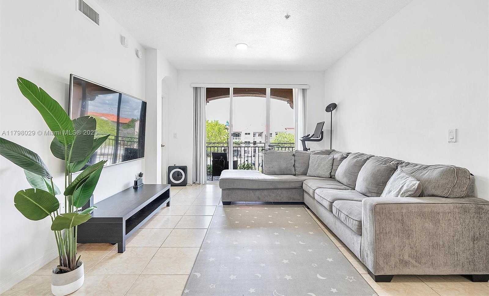 Small Image of 6420 NORTH WEST 114TH AVE #1338, Doral Number 4