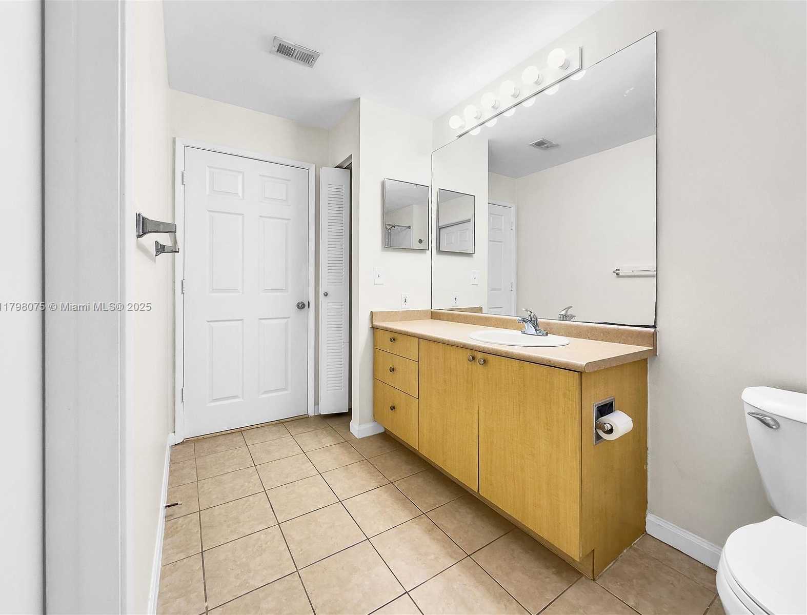 Small Image of 1900 VAN BUREN ST #105B, Hollywood Number 12