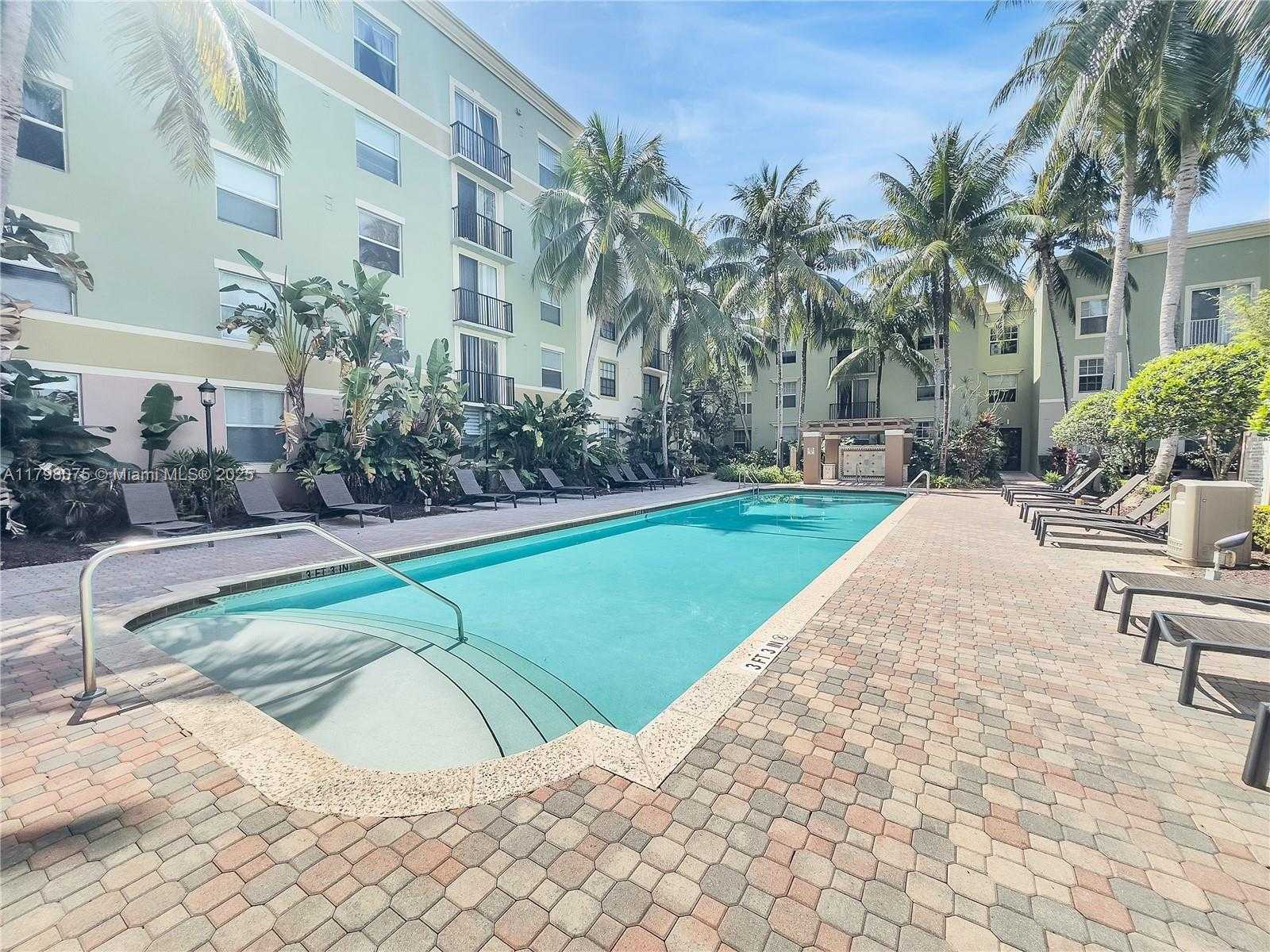 Small Image of 1900 VAN BUREN ST #105B, Hollywood Number 20