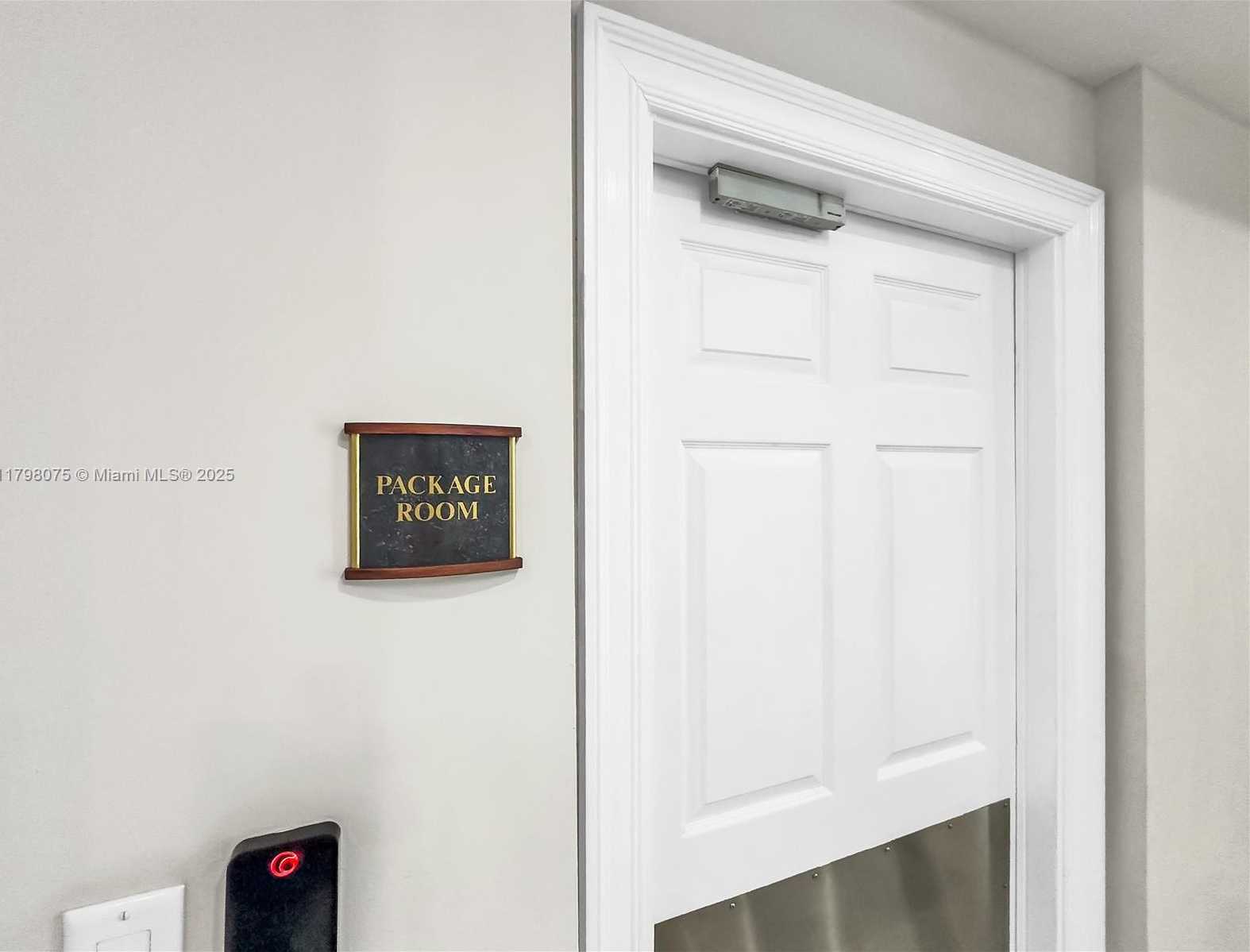 Small Image of 1900 VAN BUREN ST #105B, Hollywood Number 27