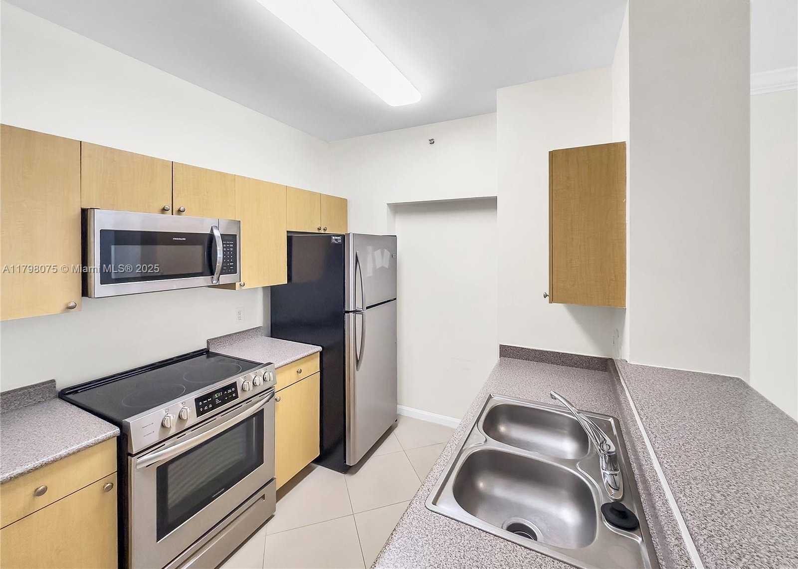 Small Image of 1900 VAN BUREN ST #105B, Hollywood Number 5