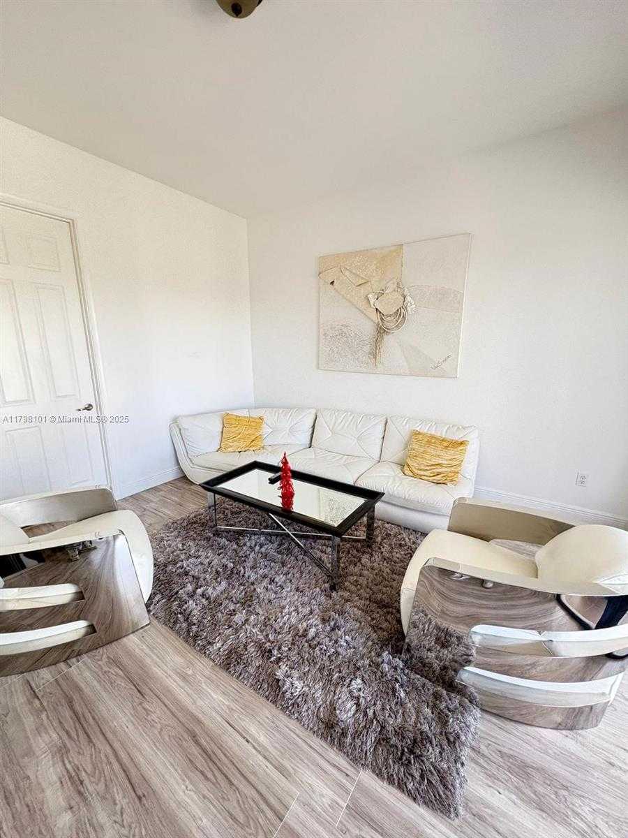 Small Image of 5200 NW 83rd Ct, Doral, FL 33166, USA Number 10
