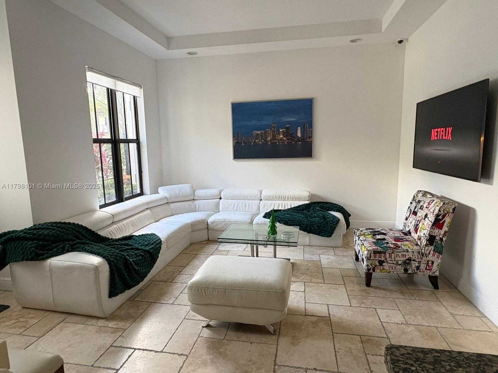 Small Image of 5200 NW 83rd Ct, Doral, FL 33166, USA Number 23
