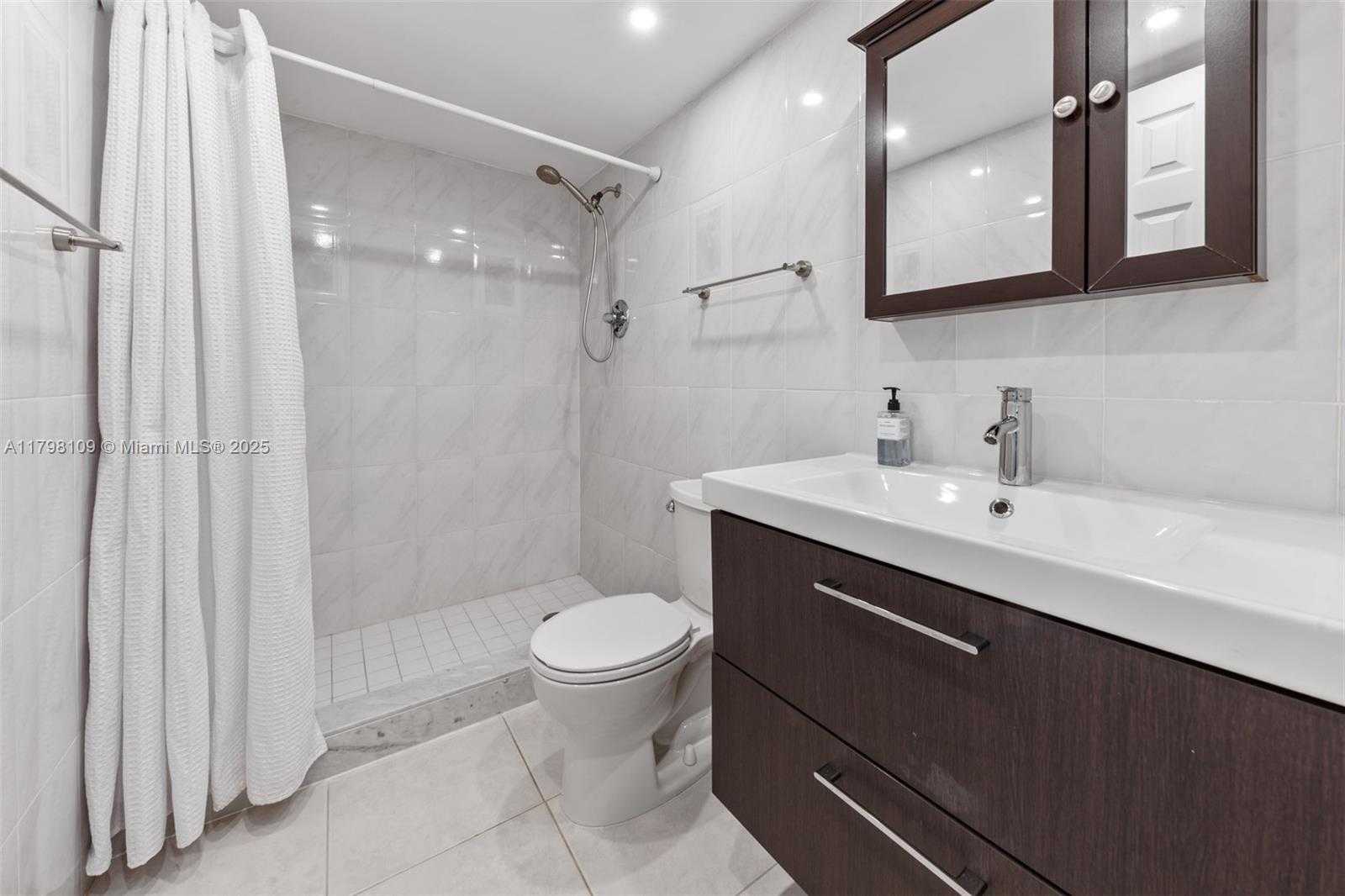 Small Image of 2751 SOUTH OCEAN DR #403S, Hollywood Number 24