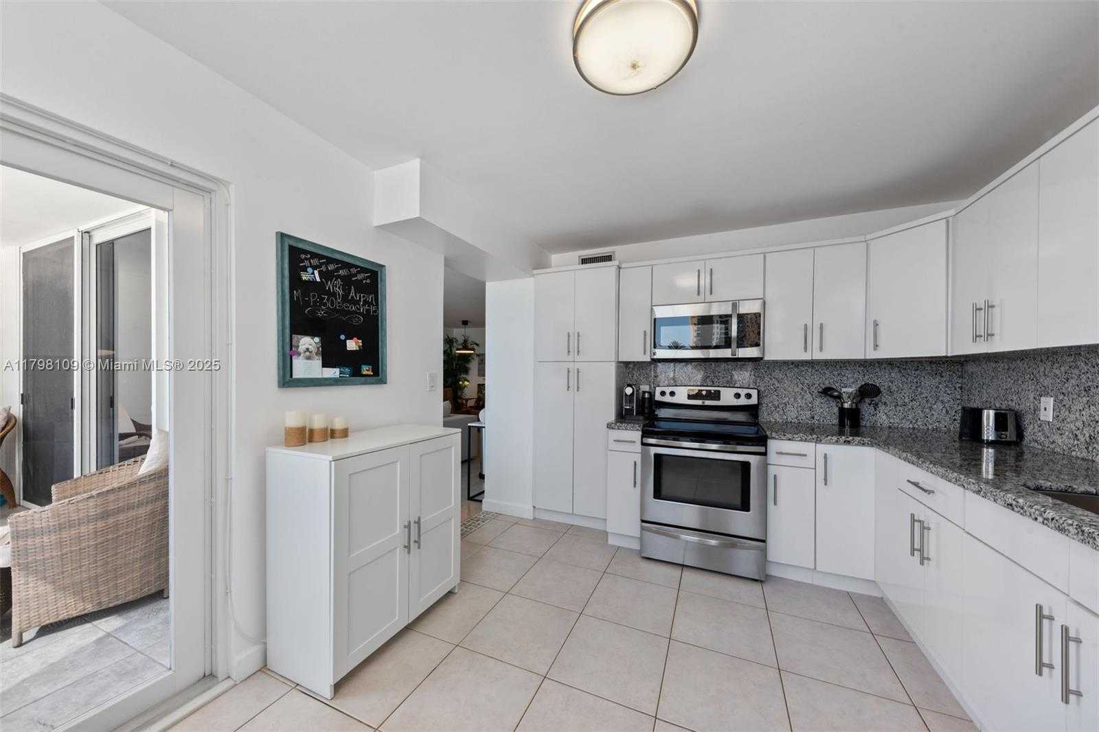 Small Image of 2751 SOUTH OCEAN DR #403S, Hollywood Number 5