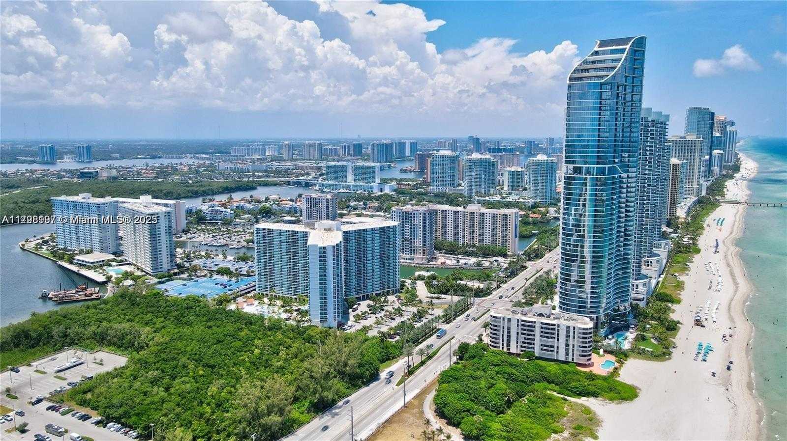 Small Image of 100 BAYVIEW DR #302, Sunny Isles Beach Number 24