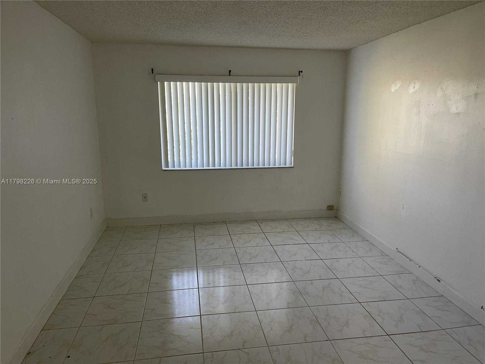 Small Image of 7860 CAMINO REAL #L-407, Miami Number 4