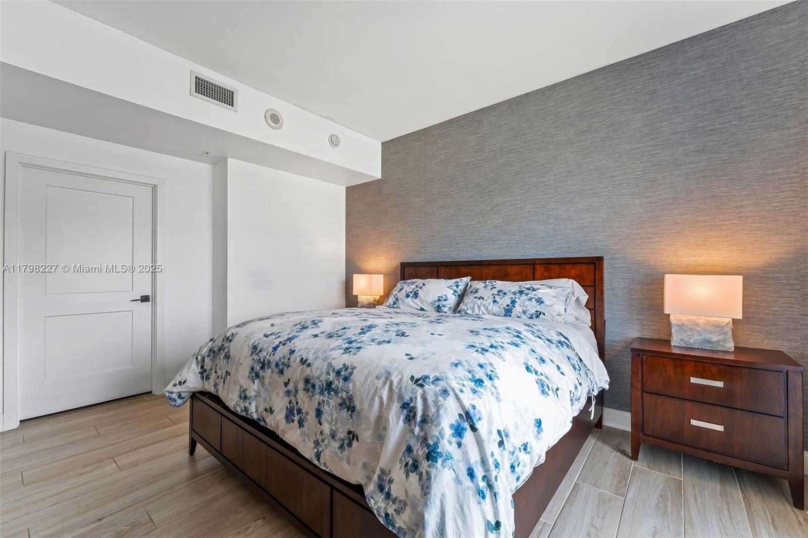 Small Image of 10 ARAGON AVE #1107, Coral Gables Number 23