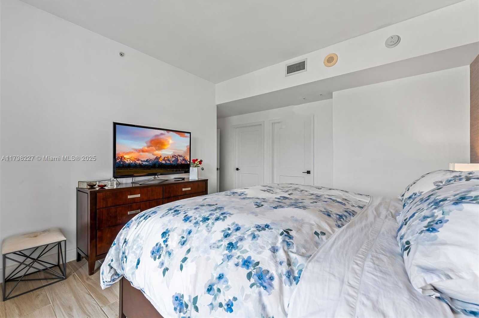 Small Image of 10 ARAGON AVE #1107, Coral Gables Number 24