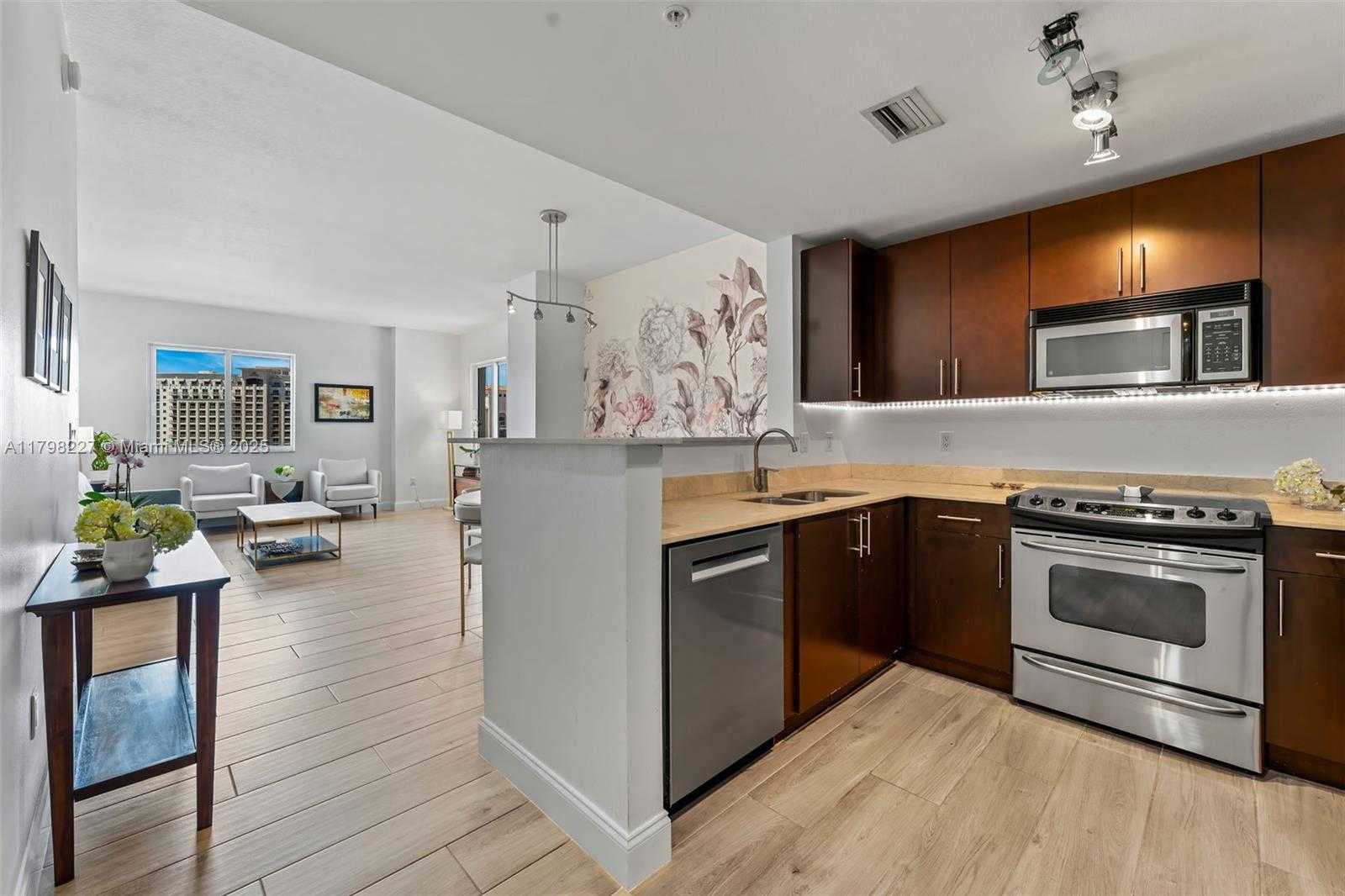 Small Image of 10 ARAGON AVE #1107, Coral Gables Number 7