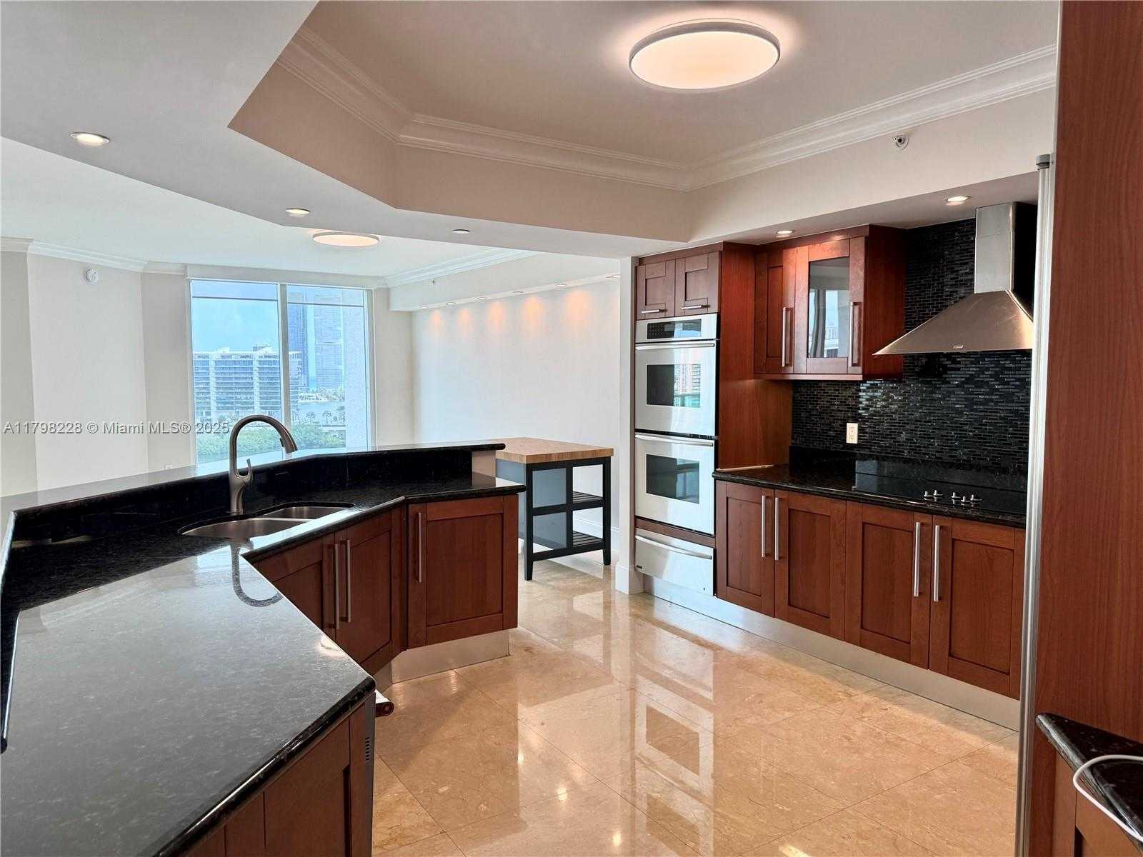 Small Image of 3301 NORTH EAST 183RD ST #1604, Aventura Number 4