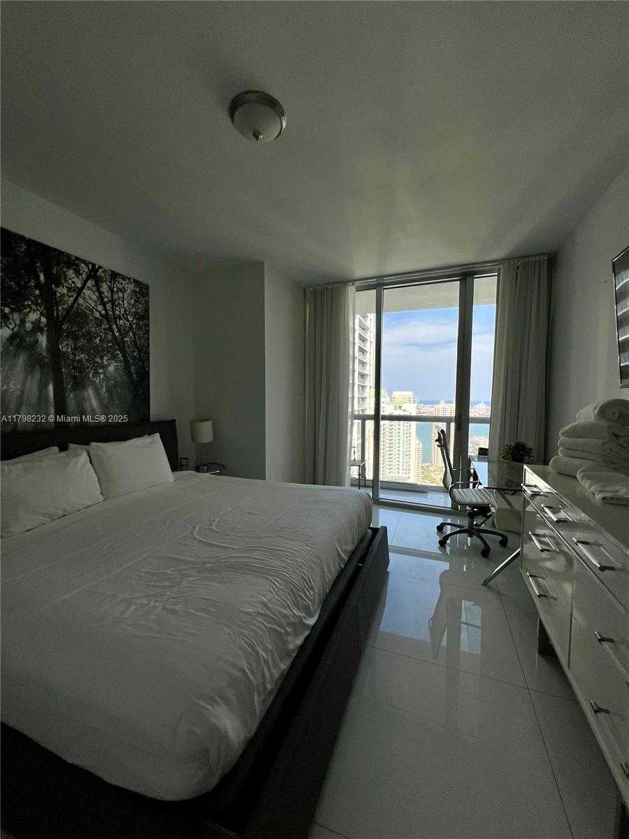 Small Image of 485 BRICKELL AVE #4410, Miami Number 10