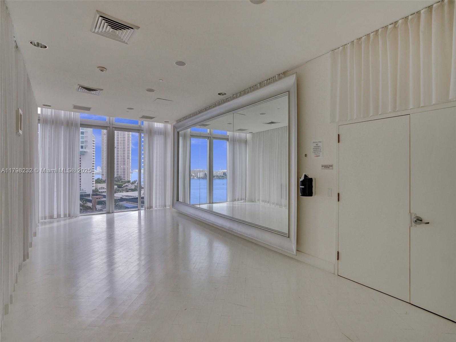 Small Image of 485 BRICKELL AVE #4410, Miami Number 26
