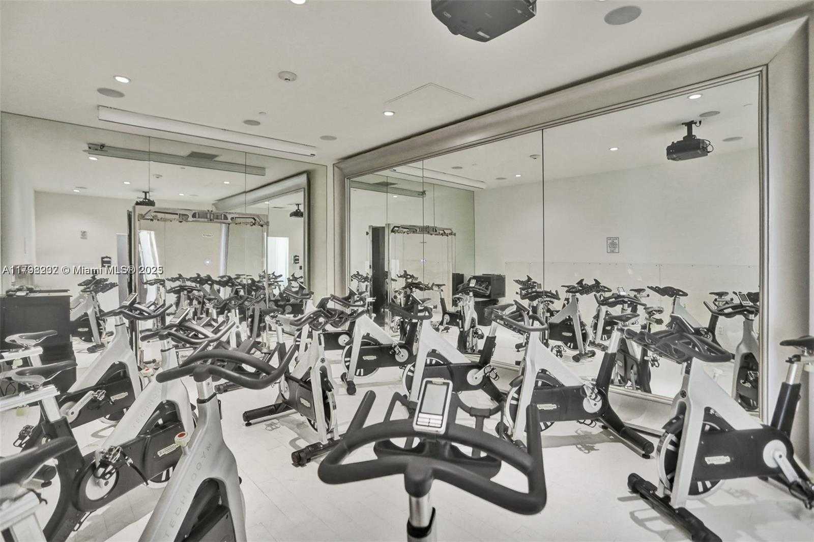 Small Image of 485 BRICKELL AVE #4410, Miami Number 33