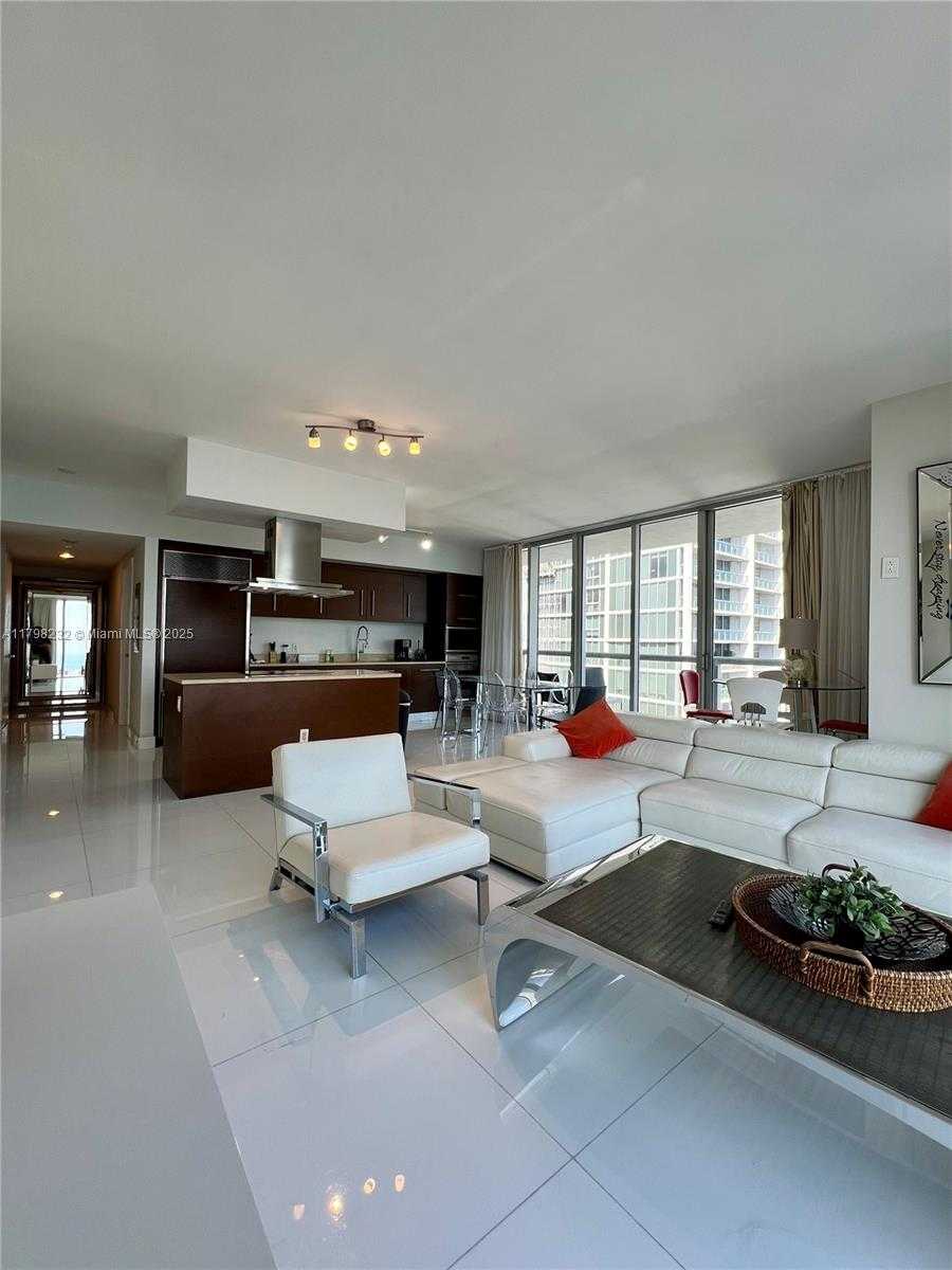 Small Image of 485 BRICKELL AVE #4410, Miami Number 7