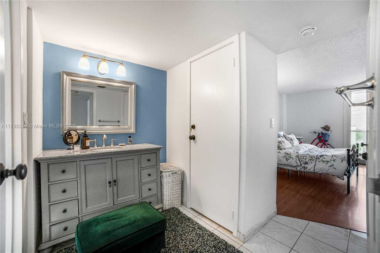 Small Image of 100 NORTH WEST BAYVIEW DR #1502, Sunny Isles Beach Number 14