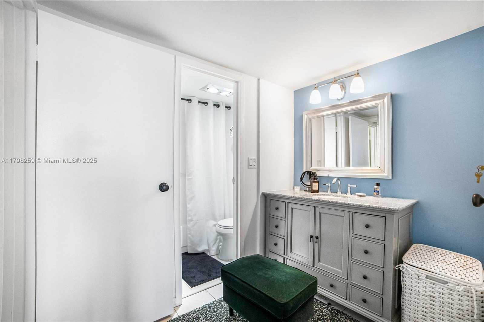 Small Image of 100 NORTH WEST BAYVIEW DR #1502, Sunny Isles Beach Number 15
