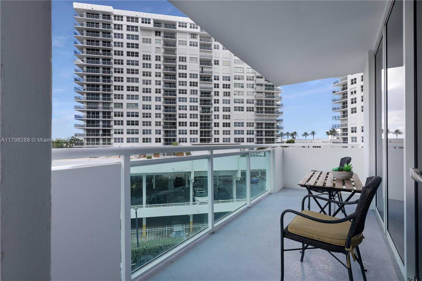 Small Image of 3001 SOUTH OCEAN DR #443, Hollywood Number 16